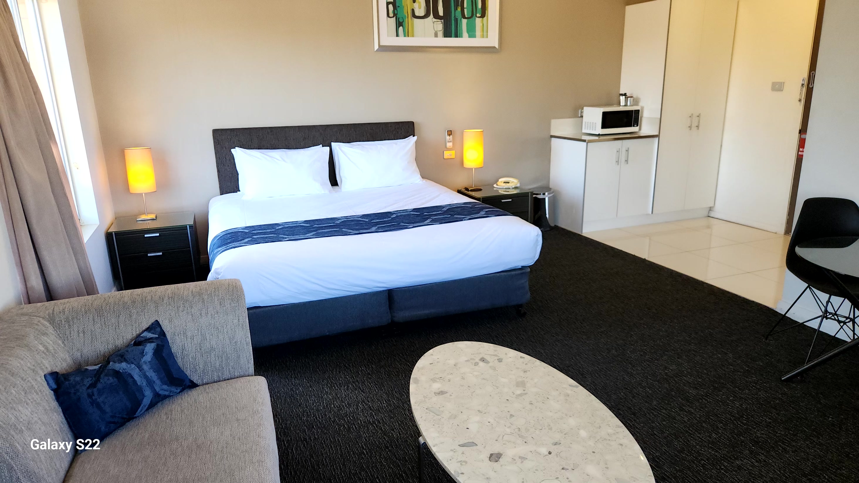 Slider - The Grand Motel Griffith Queen Room