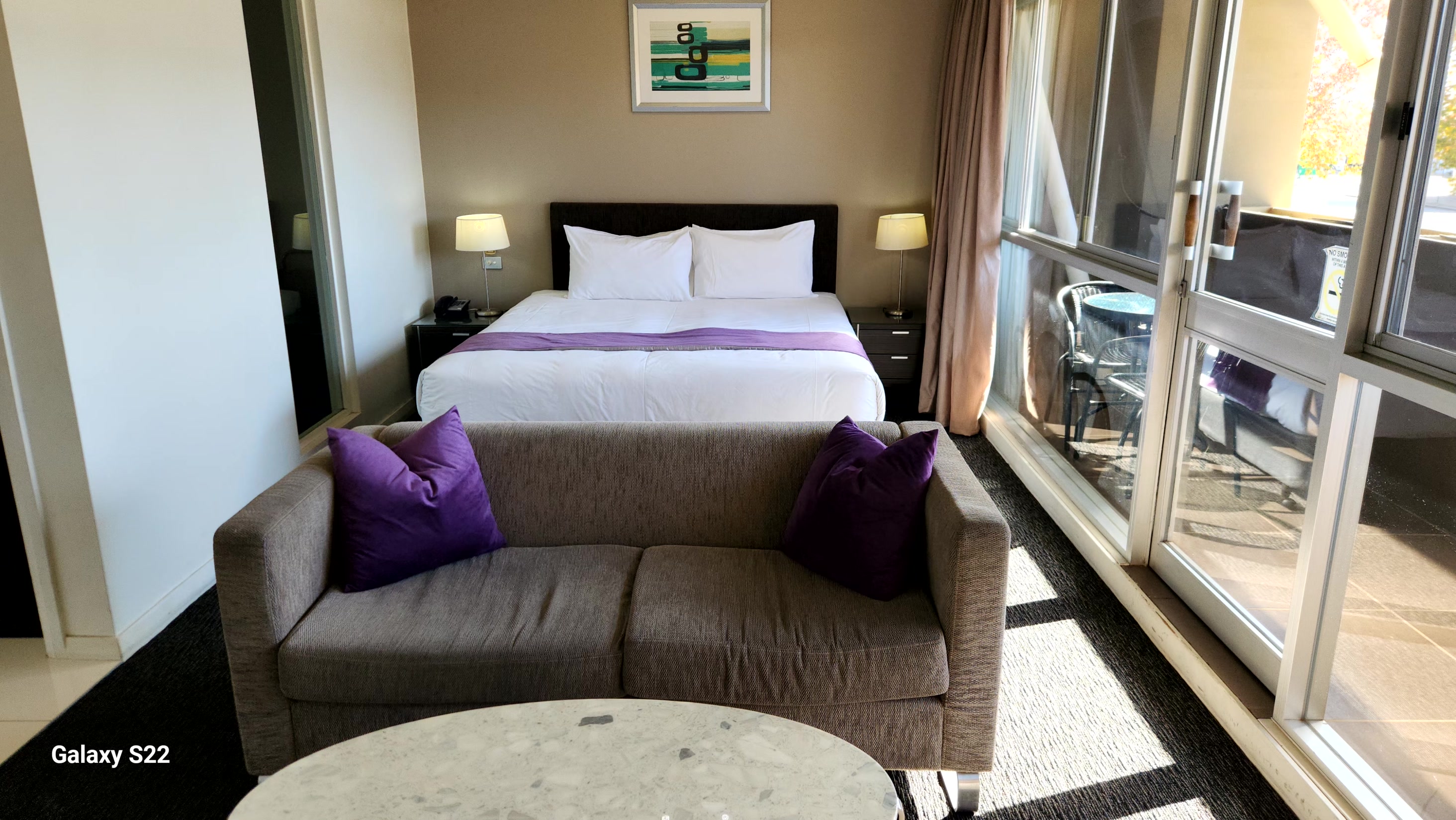 Slider - The Grand Motel Griffith Queen Dulex Room