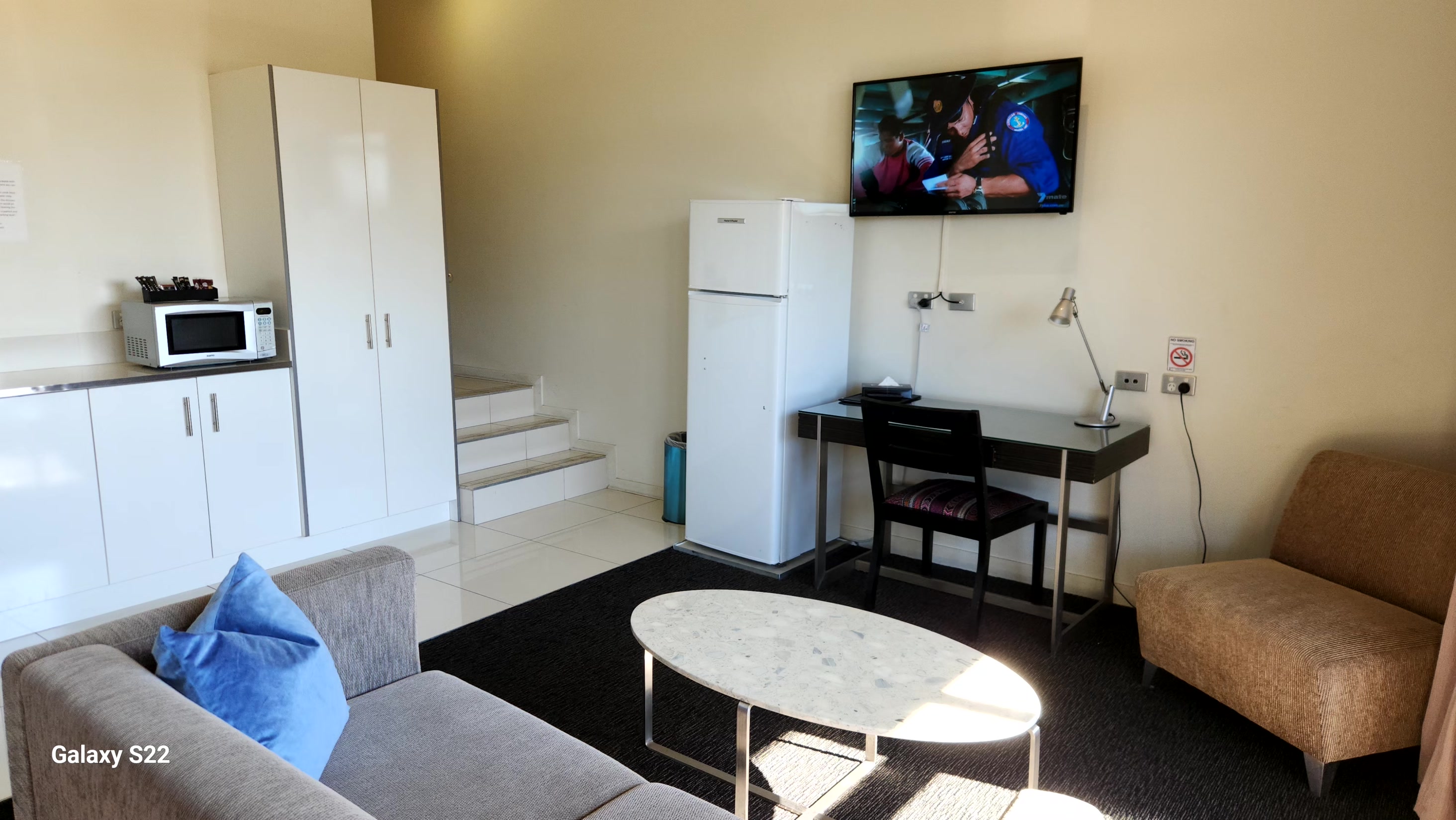 Slider - The Grand Motel Griffith Dulex Room