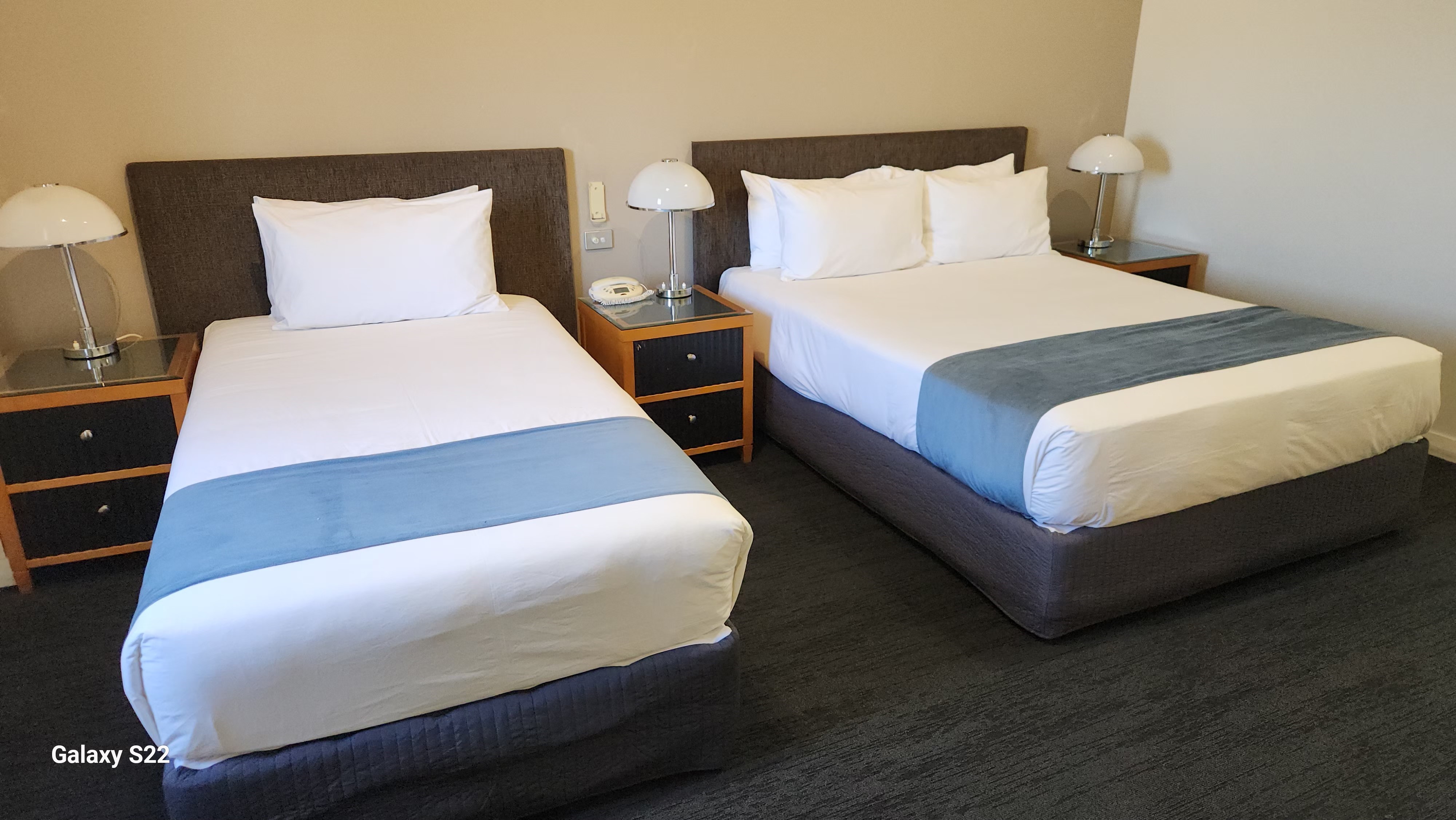 Slider - The Grand Motel Griffith Queen Room