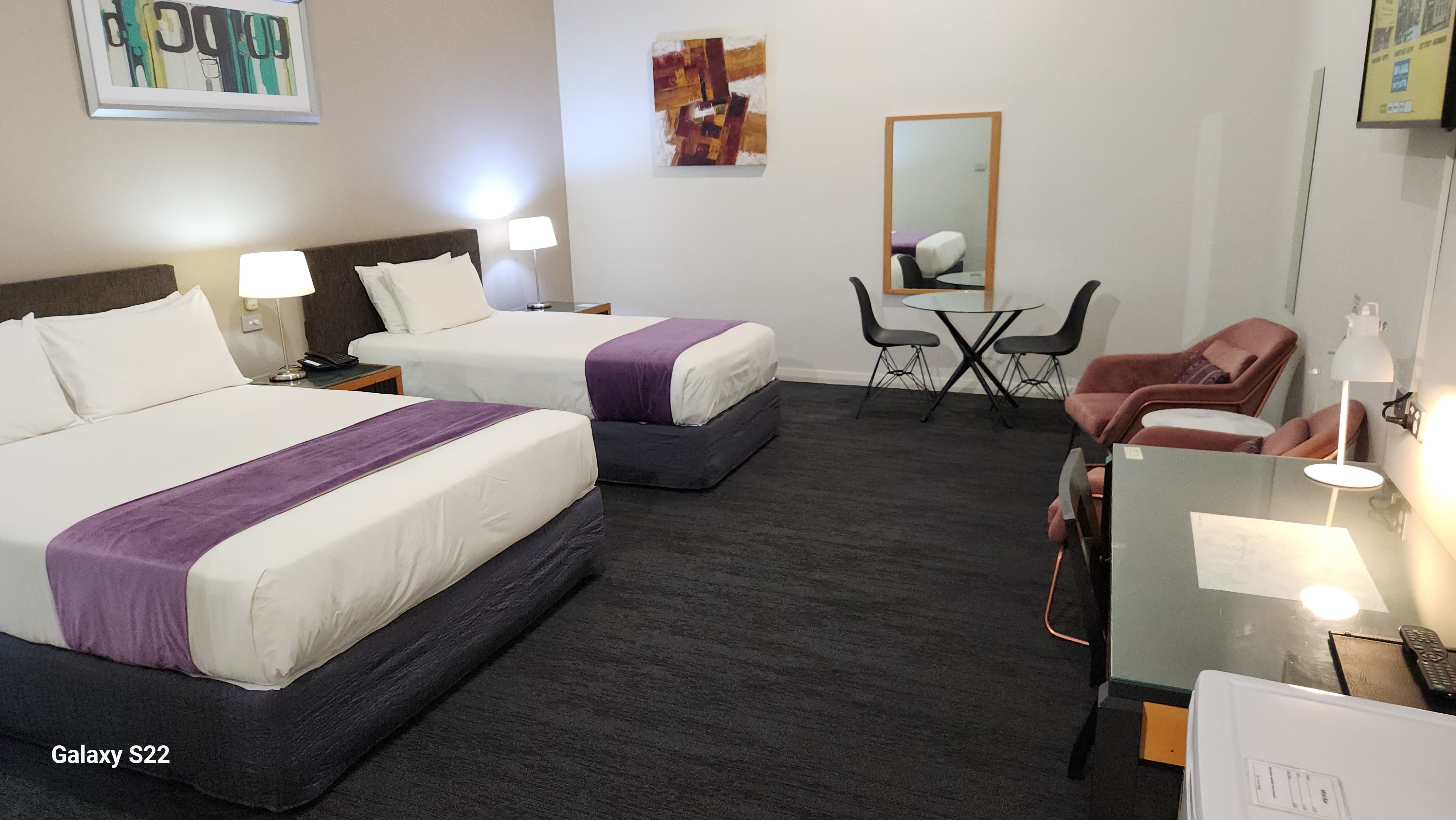 Slider - The Grand Motel Griffith Dulex Room